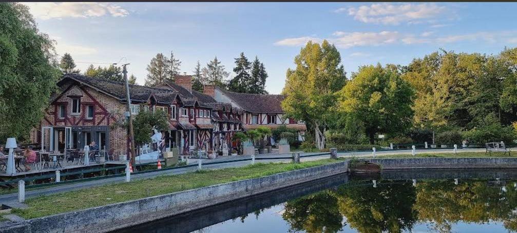 Le Moulin De Villiers Hotel Nouan-le-Fuzelier ภายนอก รูปภาพ